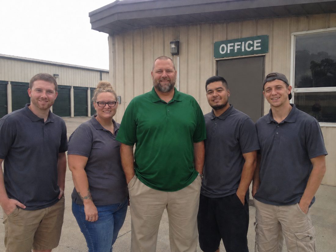 Pest control professionals in Thousand Oaks, CA